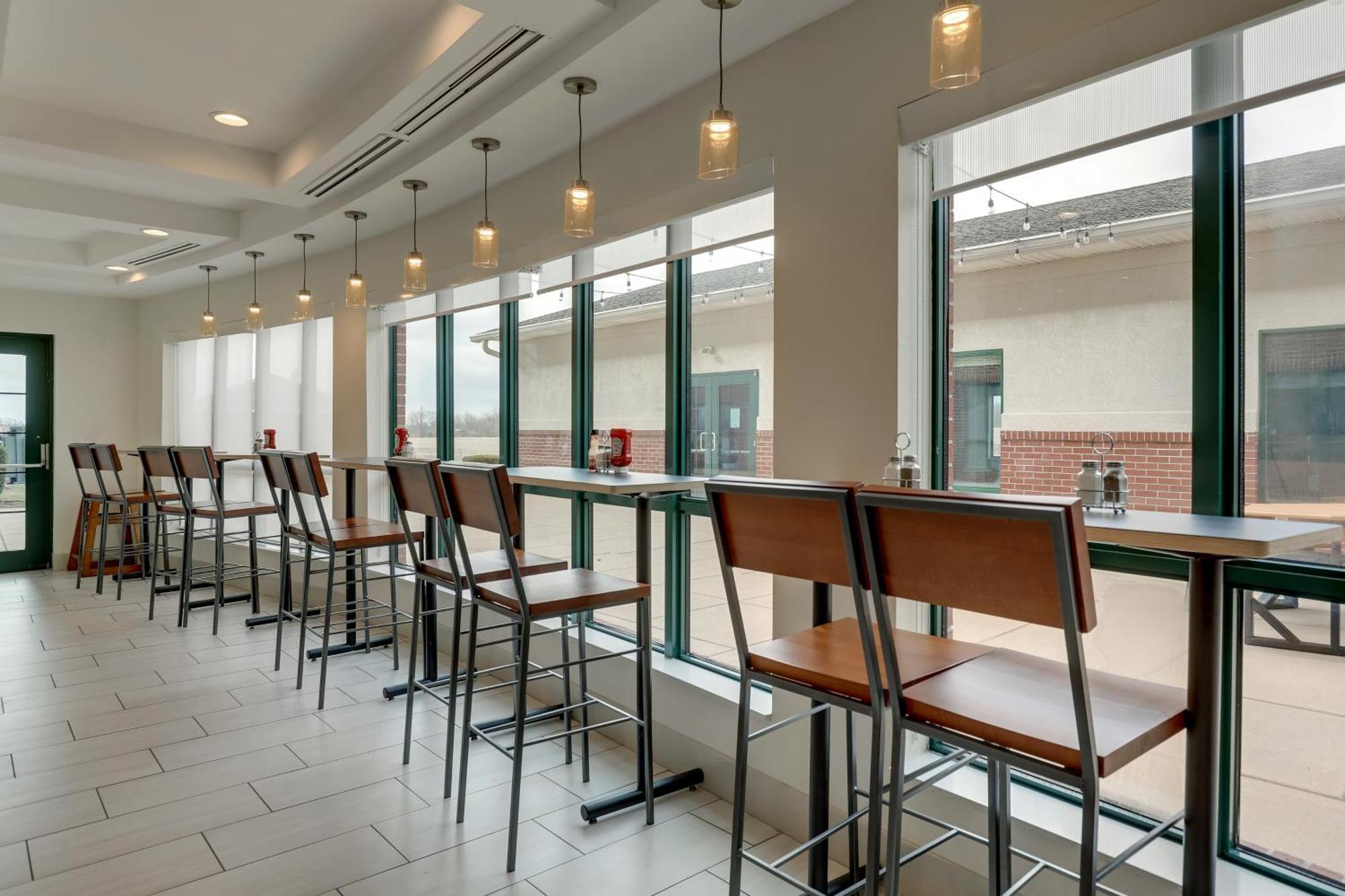 Holiday Inn Express Hotel & Suites Bryan-Montpelier By Ihg Holiday City Dış mekan fotoğraf